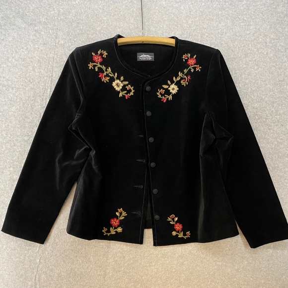 Vintage Icelandic M Black Velvet Embroidered Button Front Jacket Gorgeous! - Picture 1 of 8